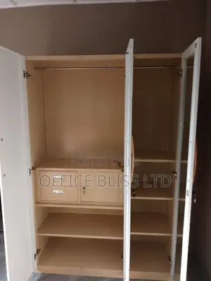Quality 6ft by 4ft Metal Wardrobe 3 Door (Inner Mirror)