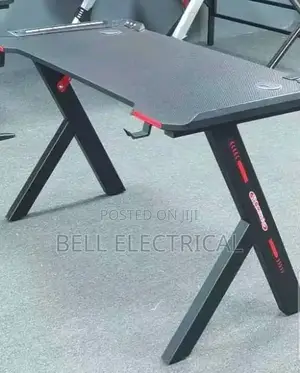 Custom Yz Shaped Leg Gaming Computer