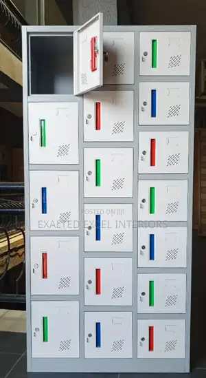 18 Box Workers Locker