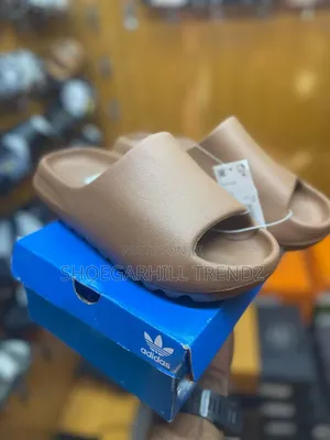 Adidas Yeezy Foamy Slides