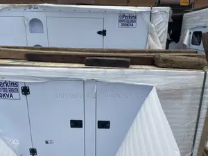 Brilliant England Perkins Soundproof Diesel Generator 350kva