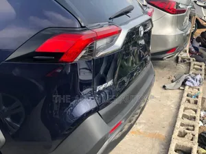Toyota RAV4 Limited FWD 2020 Blue