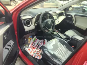 Toyota RAV4 2015 Red