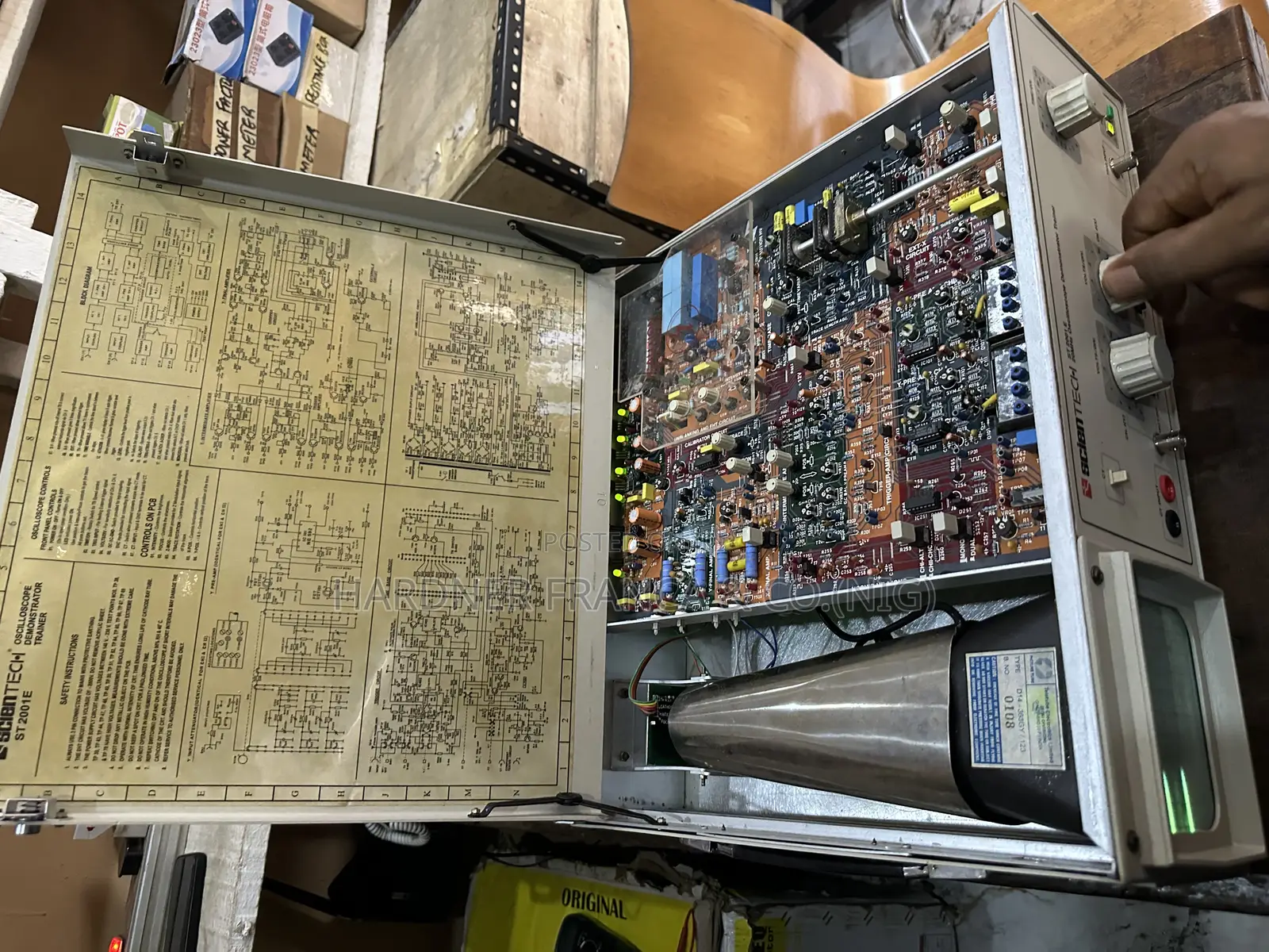 Oscilloscope Demonstrator Trainer