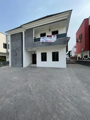 5bdrm Duplex in Lekki for sale