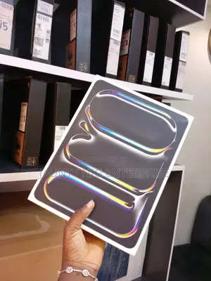 New Apple iPad Pro 13 (2024) 256 GB Black
