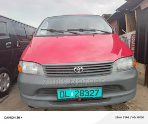 Toyota HiAce 2004 Red