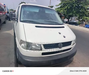 Volkswagen Transporter 2004 White