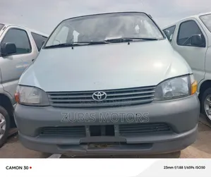 Toyota HiAce 2004 Green