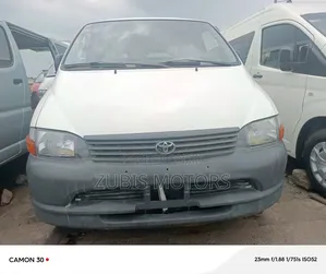 Toyota HiAce 2004 White