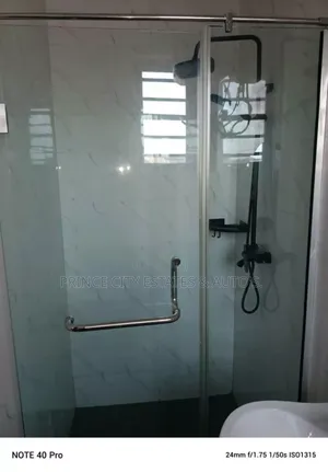 2bdrm Block of Flats in Ogunlana Drive for rent