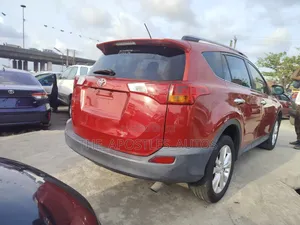 Toyota RAV4 2014 Red