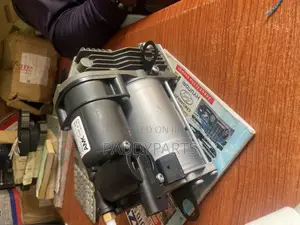 Mercedes Benz S550 W221 Air Suspension Compressor Pump