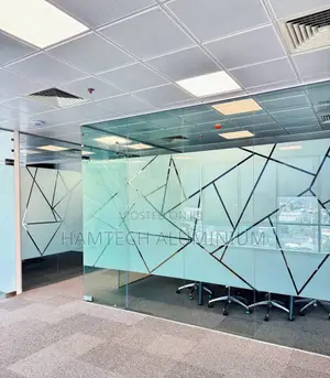 10mm Thick Tempered Glass Partition