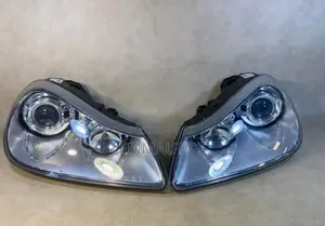 Front Headlights Porsche Cayenne 2008