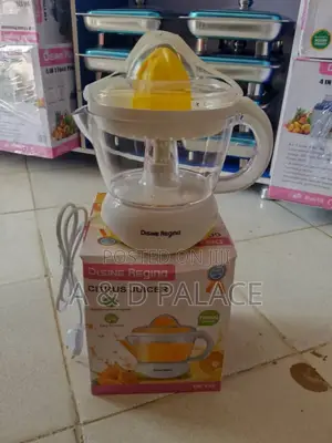 Desine Regina Citrus Juicer