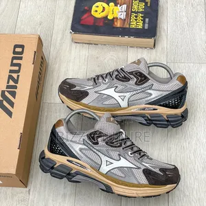 Original Mizuno Sneakers Available in Store