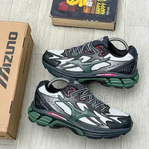 Original Mizuno Sneakers Available in Store