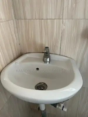 Corner Handwash Basin – Compact Stylish