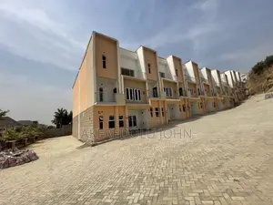 4bdrm Townhouse/Terrace in Mabushi for sale