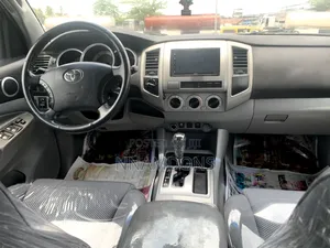 Toyota Tacoma Access Cab Automatic 2011 Gray