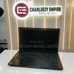 Laptop Toshiba Satellite C850 4GB Intel Pentium HDD 160GB