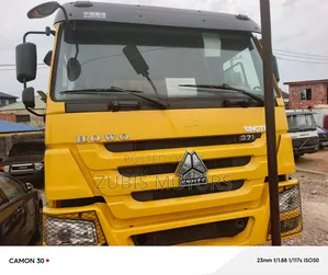 Howo Tipper Yellow Color 35 Tons 10 Tire