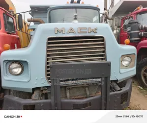 Mack R-Model Tippa Sky Blue 24 Valve