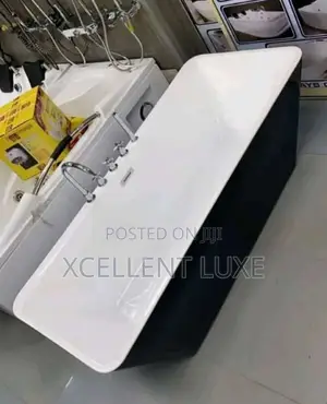 Black and White Acrylic Free Standing Bathtub Built With Tap