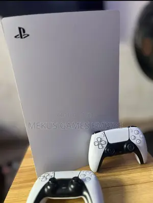Ps5 + Extra Controller 10 Installed Games Fc25,Mk, N More