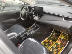Toyota Corolla LE 2023 Silver