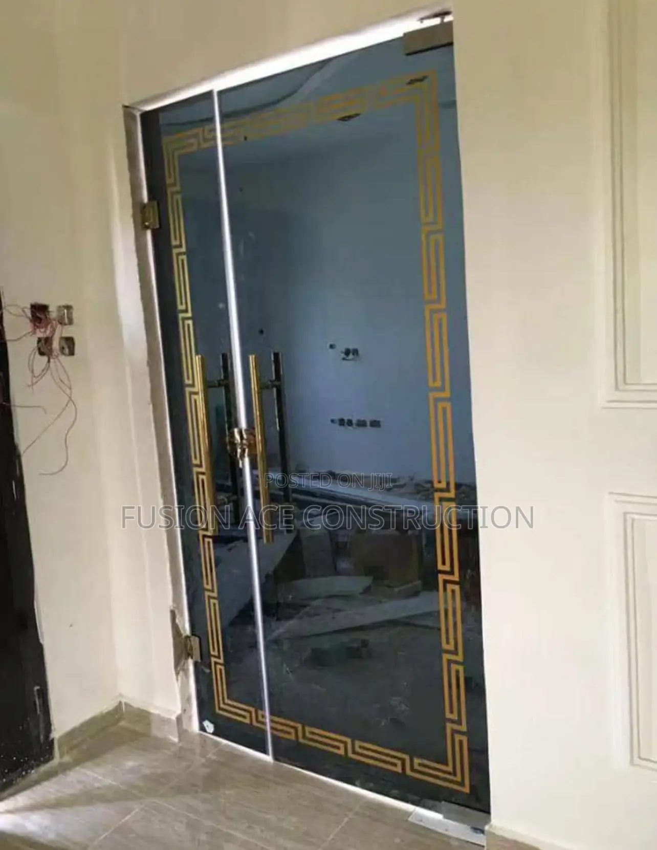 Frameless Door