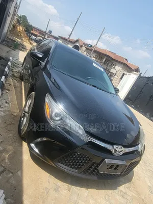 Toyota Camry SE 4dr Sedan (2.5L 4cyl 6A) 2017 Black