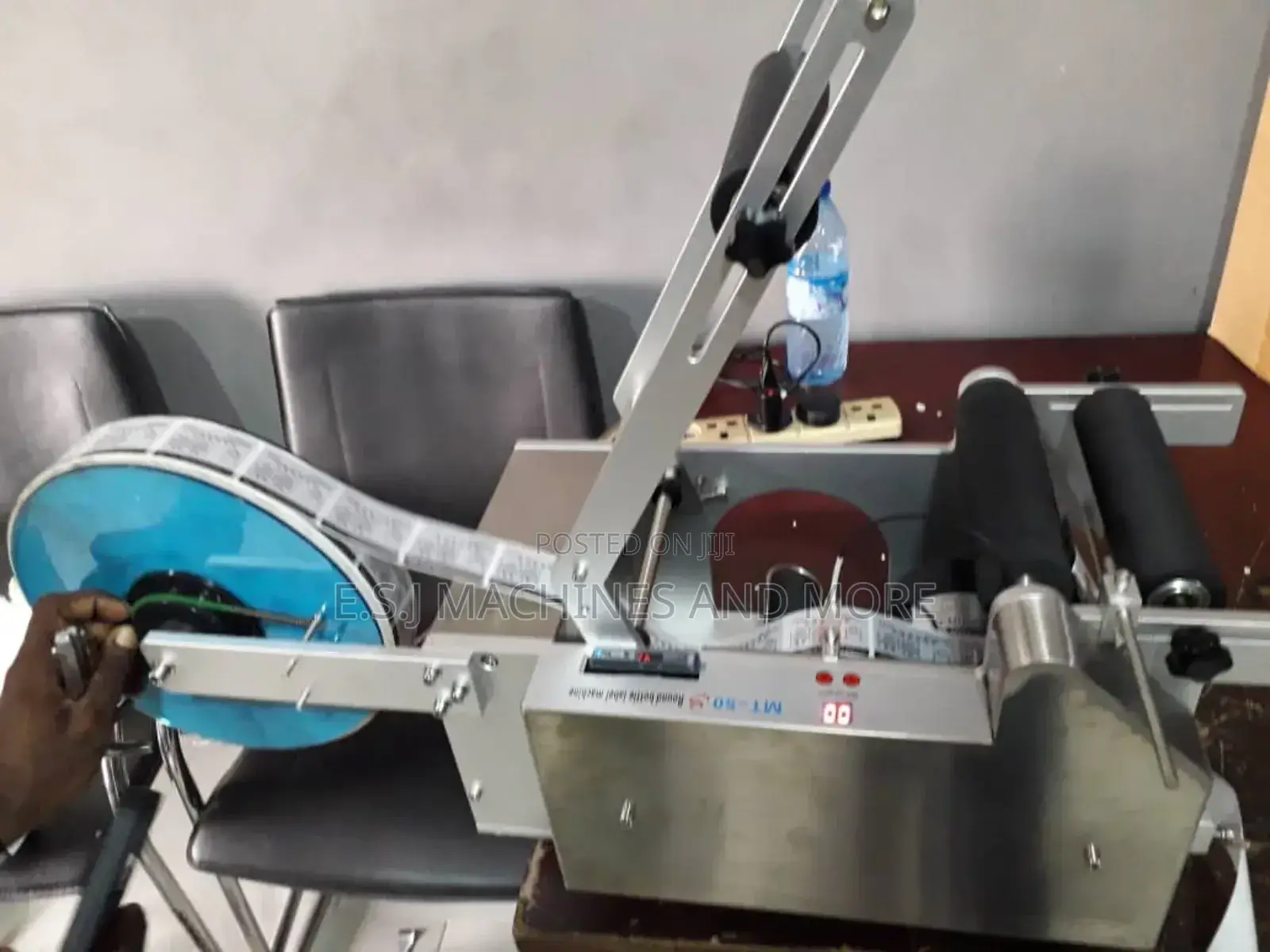 Round Bottle Labelling Machine