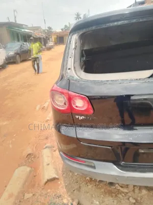 Volkswagen Tiguan 2010 Back Glass We Deliver Install