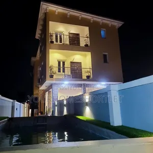 3 Bedroom Apartment With Pool That Allows Mini Get Together