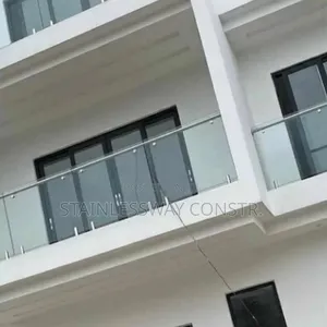 Balcony Plain Tampered Glass With Spigot Base Railing Dec