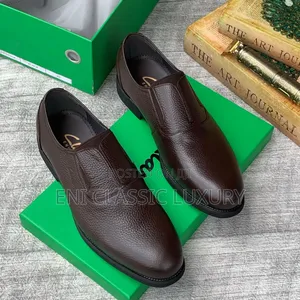 Original Luxury Leather Shoes Clark Available in Store