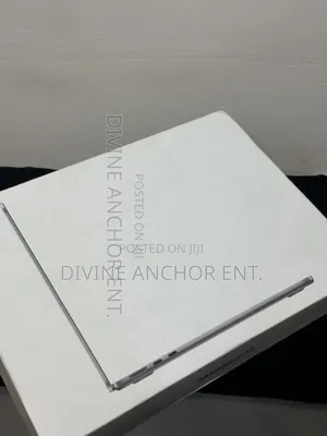 New Laptop Apple MacBook Air 2024 M3 16GB Apple M3 SSD 512GB
