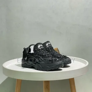 High Quality Luxury Sneakers Asics Available In Store