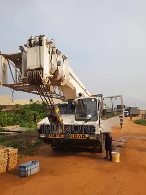 Long Term Rental: 80 Ton Hydraulic Crane for Heavy Lifting"