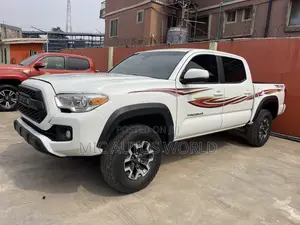 Toyota Tacoma 2018 White