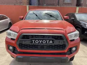 Toyota Tacoma 2018 Orange