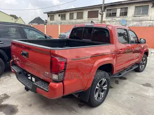 Toyota Tacoma 2018 Orange