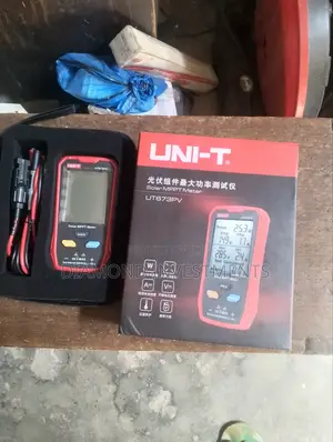Uni-T Panel MPPT Meter