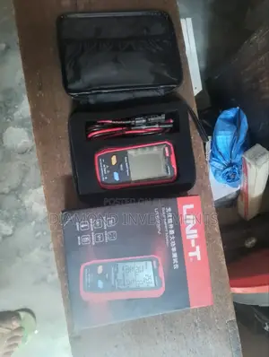 Uni-T Panel MPPT Meter