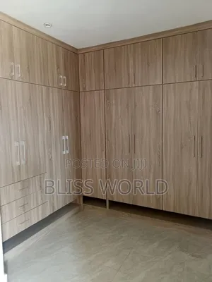 3bdrm Block of Flats in Utako for rent