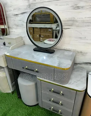 Dressing Mirror/Mirror Console.