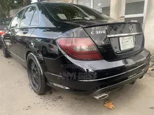 Mercedes-Benz C300 2011 Black