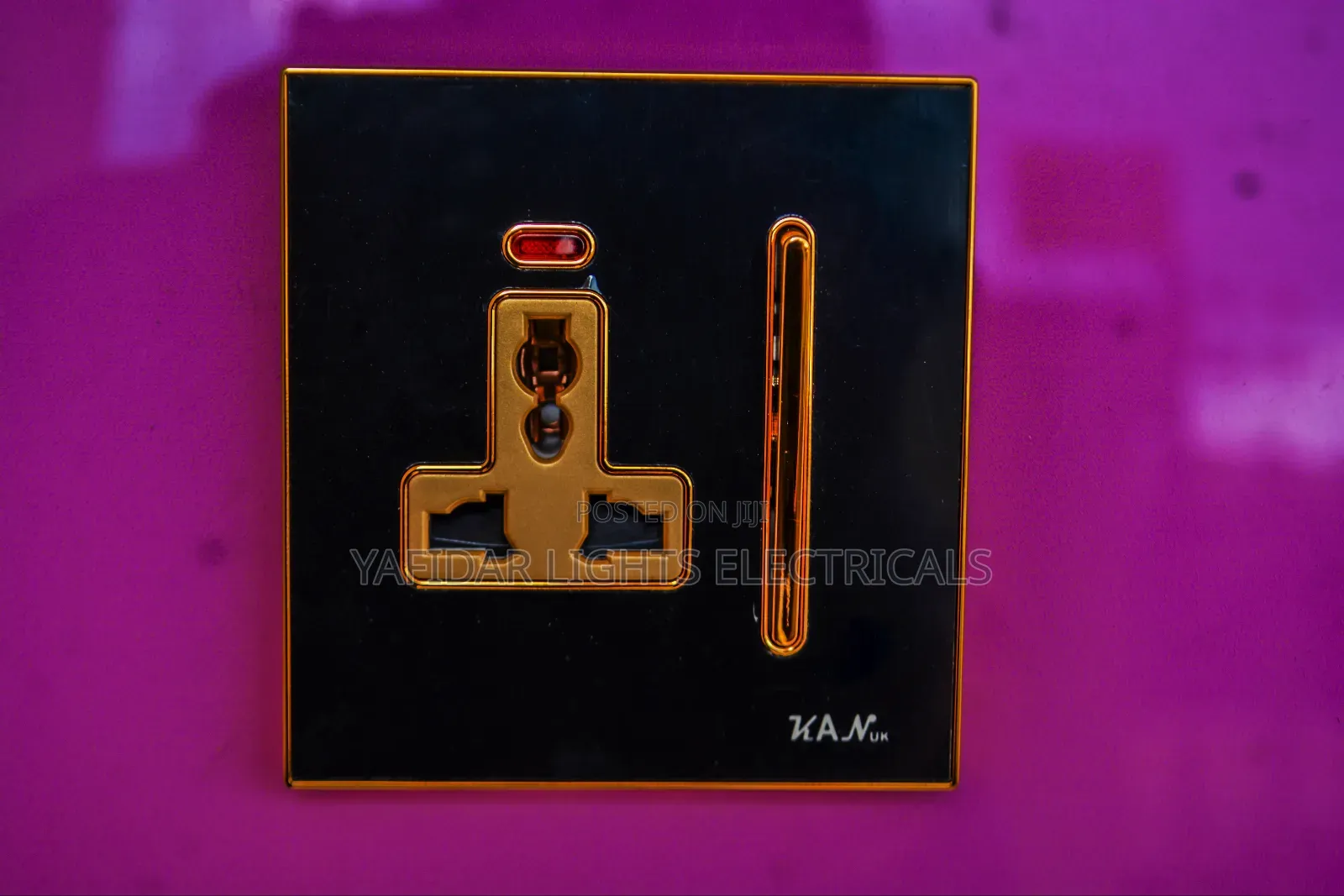 13a Single Socket